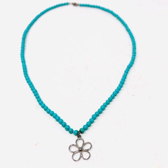 Sterling silver daisy with blue beads necklace - Picture 2 of 6